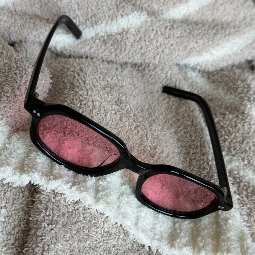 AKILA Psyche Sunglasses (Black/Pink)
